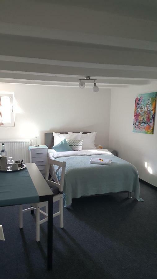 Em Dorfkrug Hotel Euskirchen Buitenkant foto