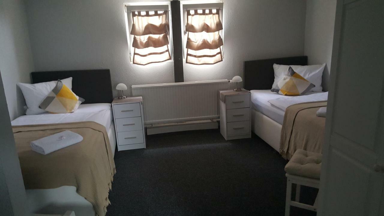 Em Dorfkrug Hotel Euskirchen Buitenkant foto