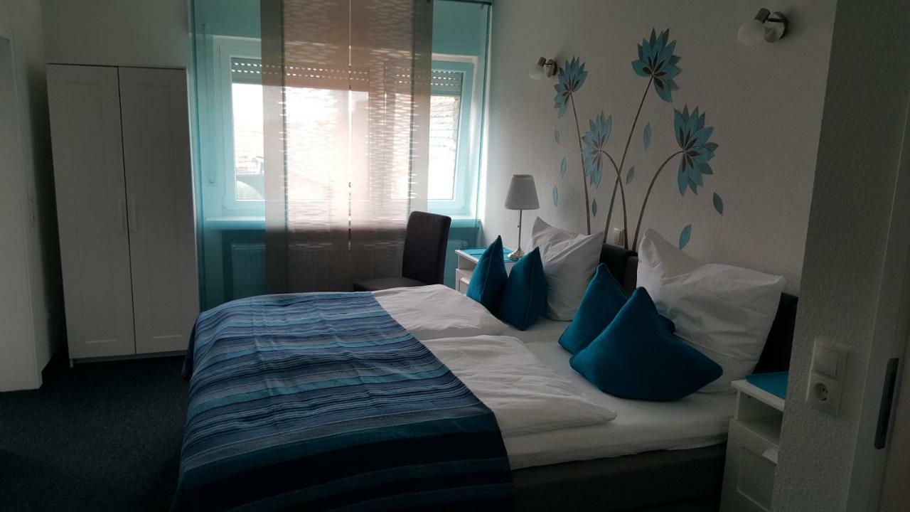 Em Dorfkrug Hotel Euskirchen Buitenkant foto